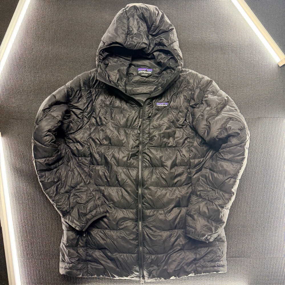 Patagonia Black Hooded Puffer Jacket - Men's Lightweight Insulated Coat